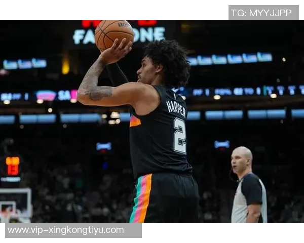 文班未随队出征步行者韧带无损伤但短期内将缺席多场比赛